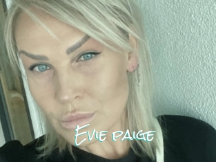 Evie_paige