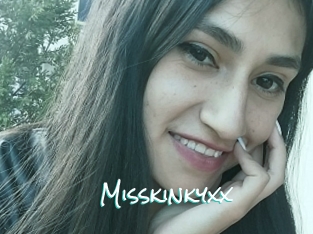 Misskinkyxx